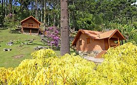 Chalés Araucária e Manacá
